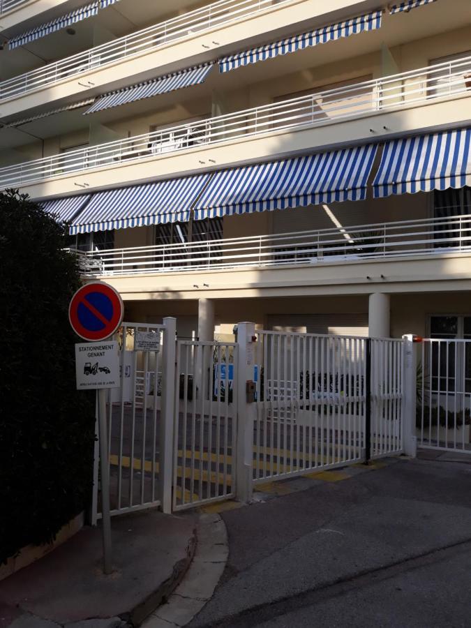 Le Palais Du Tropique Appartement Vue Mer 5E Etage Avec Ascenseur Juan-les-Pins Kültér fotó